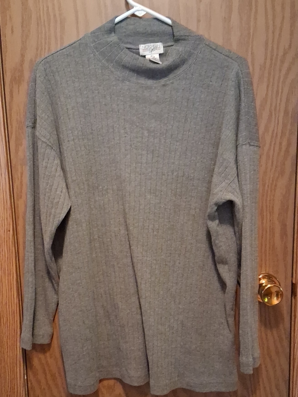Vintage Ribbed Mock Neck Sweater - Gray